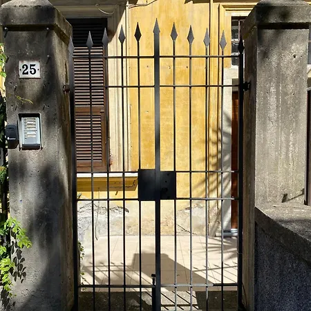 Sisters' House * Λα Σπέτσια